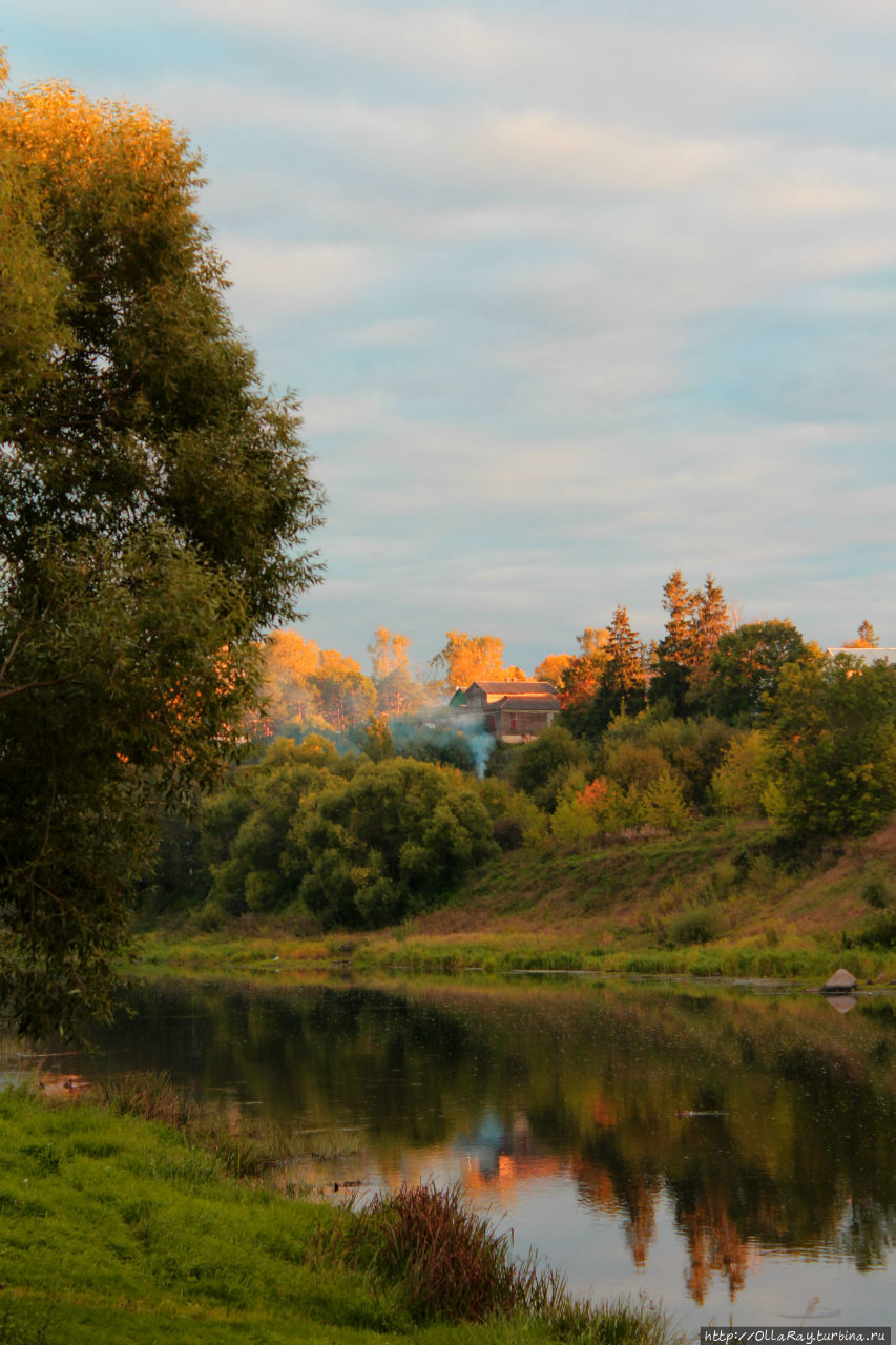Осень — пора жечь листву... Торжок, Россия
