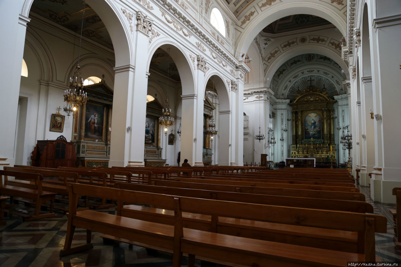 Величественный Собор в центре Сантьяго Сантьяго, Чили