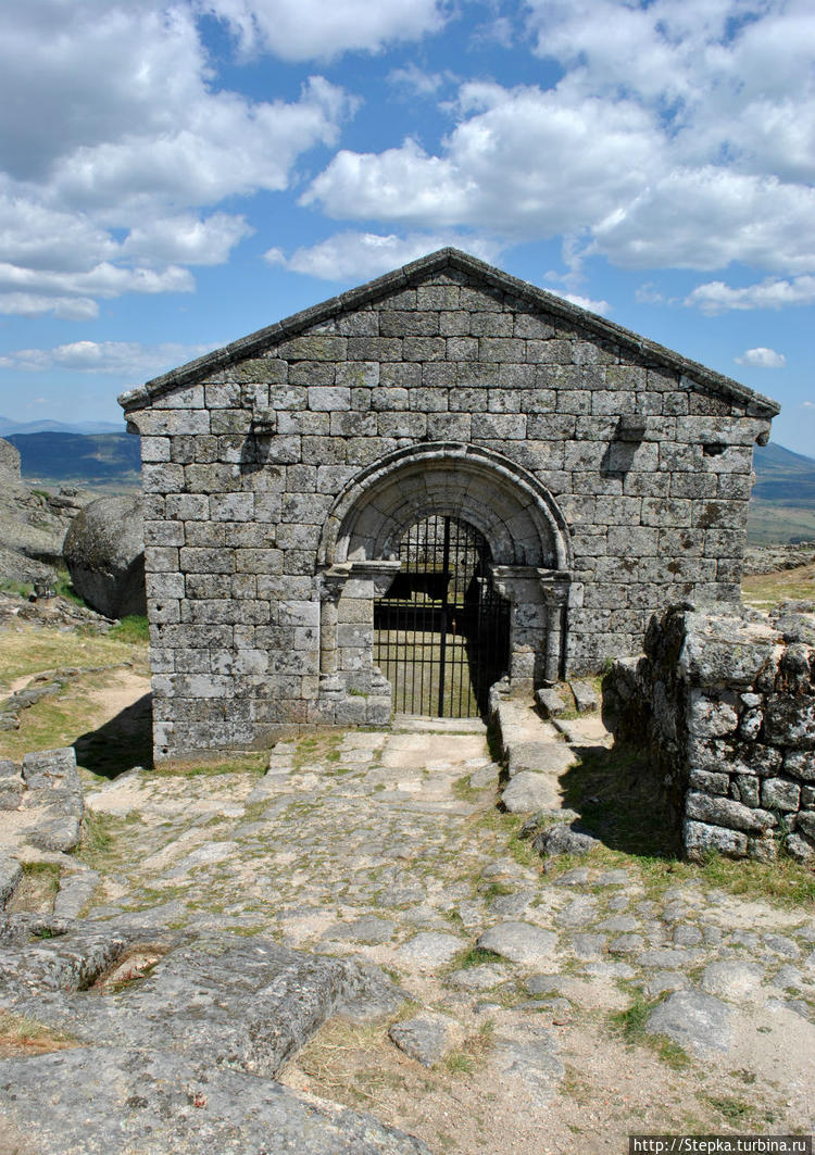 Церковь старинного монаст Церковь старинного монаст