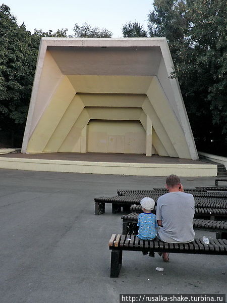 В ожидании концерта... В ожидании концерта...