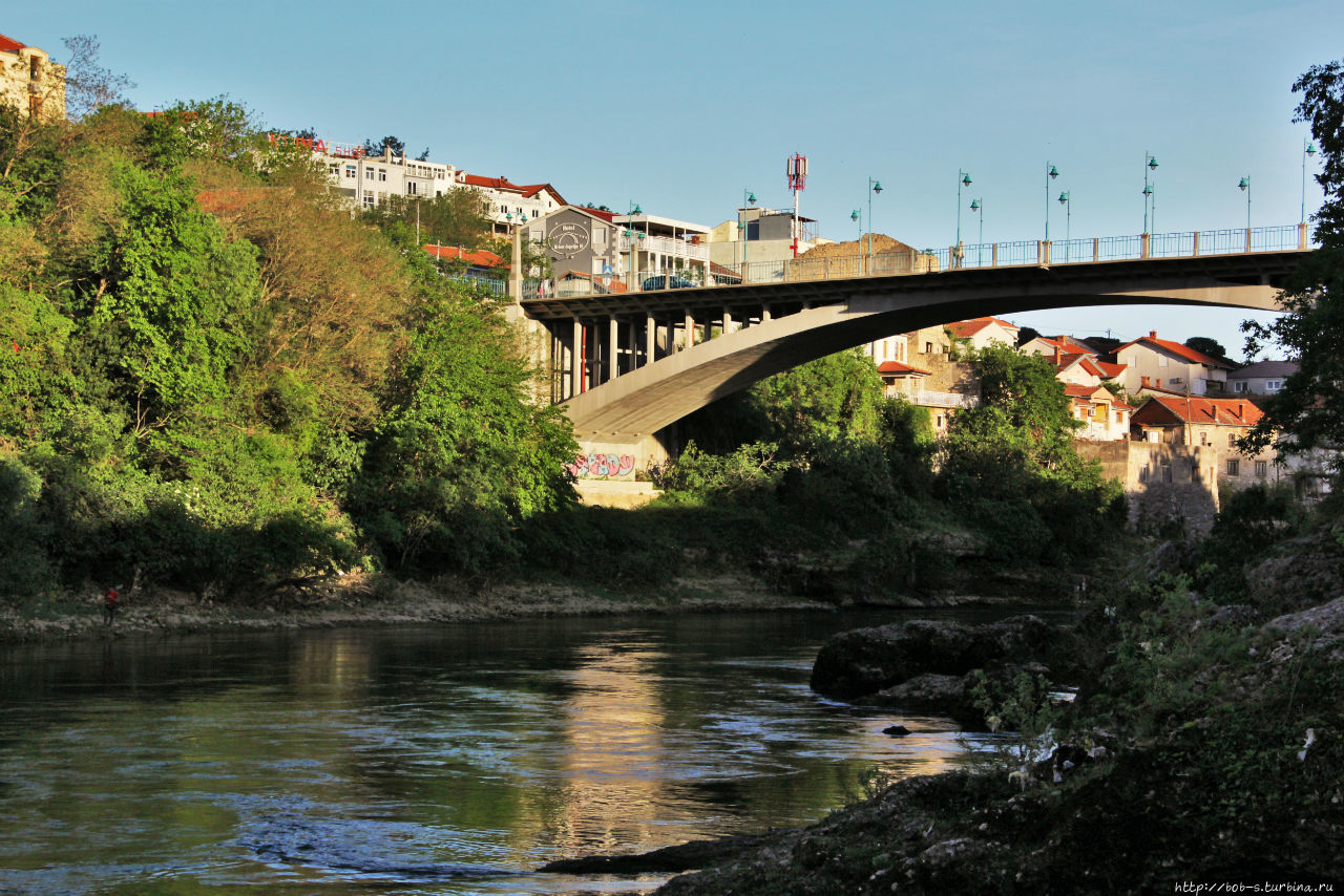 с этого моста, что в южной части города, открывается самый шикарный вид Мостар, Босния и Герцеговина