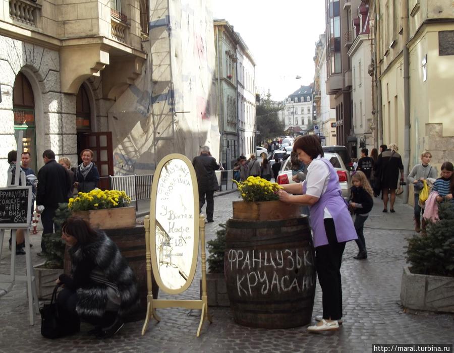 Сербская улица,11_Отель и ресторан Винтаж кафе Львов, Украина Сербская улица,11_Отель и ресторан Винтаж кафе Львов, Украина