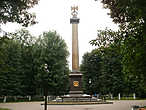 Демидовский сквер создан в 1885 году на месте Плац-Парадной площади. Колонна — памятник П.Г.Демидову воссоздана в 2005, на месте демонтированной в 1931, установленной в 1829.