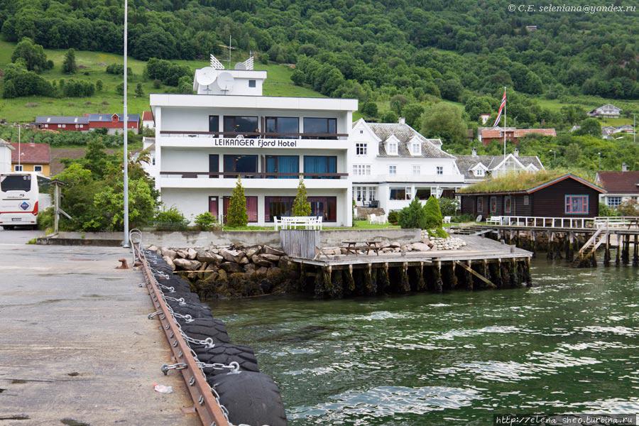 10. Вид на отель со стороны фьорда. Лейкангер, Норвегия