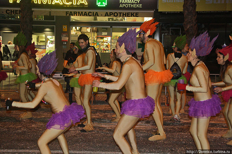 конечно туда можно было бы добавить и вот этих кривляк конечно туда можно было бы добавить и вот этих кривляк