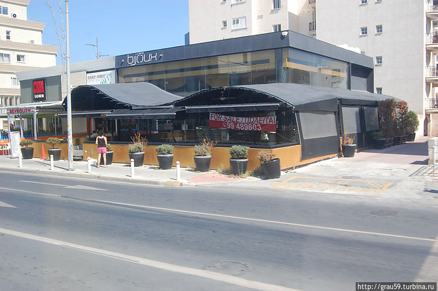 Вдоль прибрежных улиц Лимассола Лимассол, Кипр