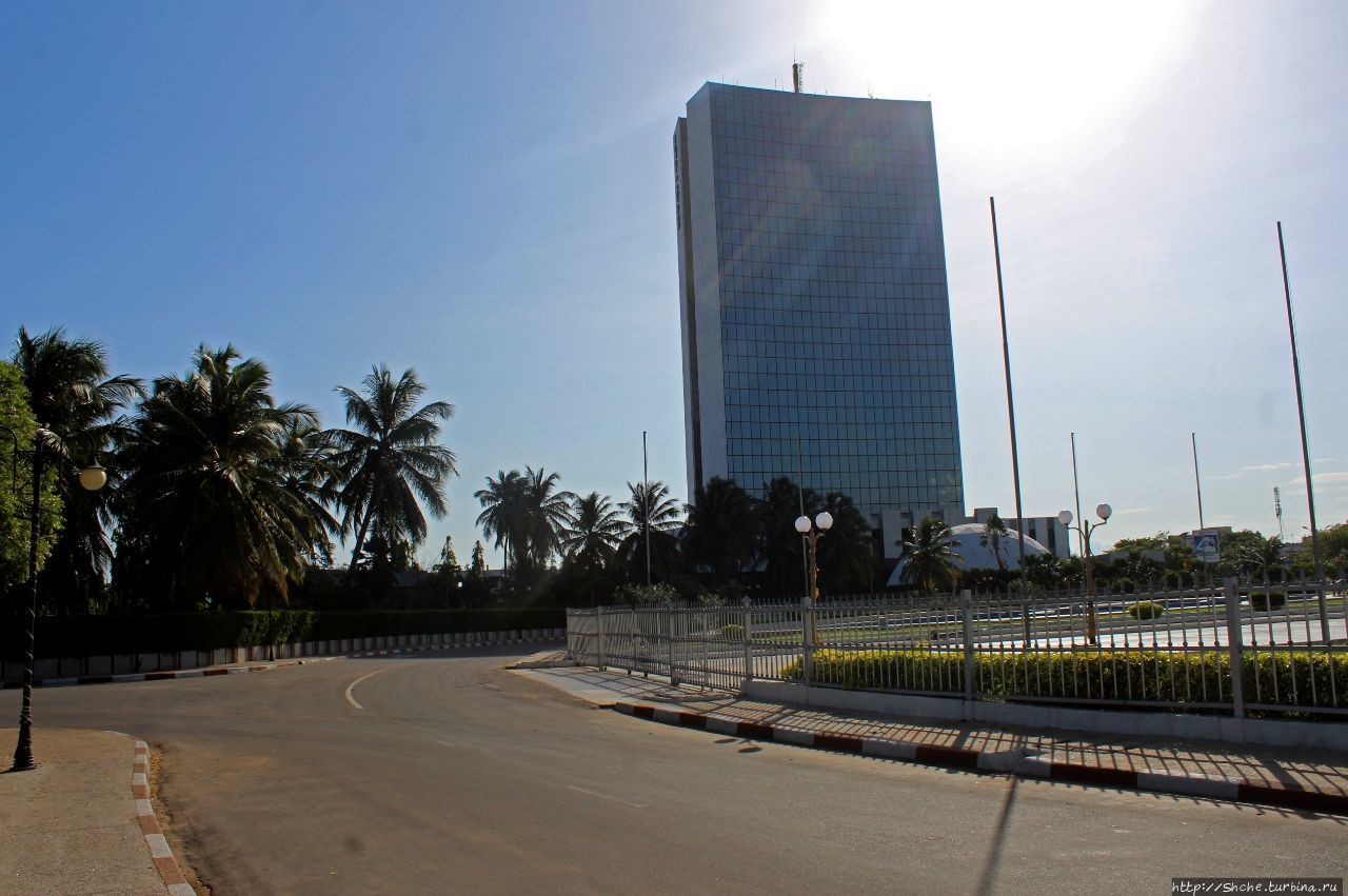 Площадь Независимости Ломе, Того