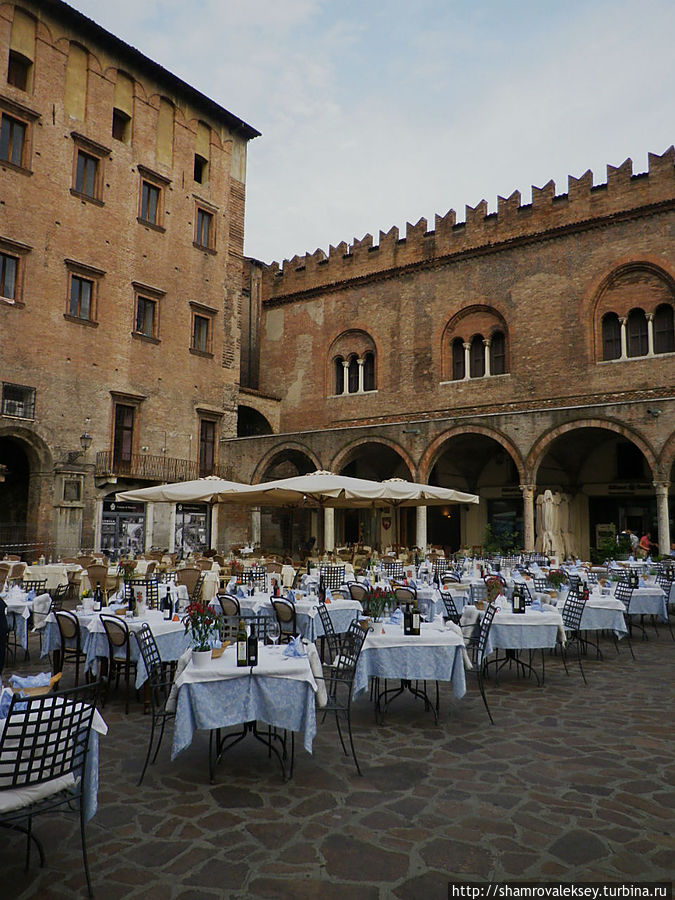 Мантуя. По улицам и площадям старинного города Мантуя, Италия Мантуя. По улицам и площадям старинного города Мантуя, Италия