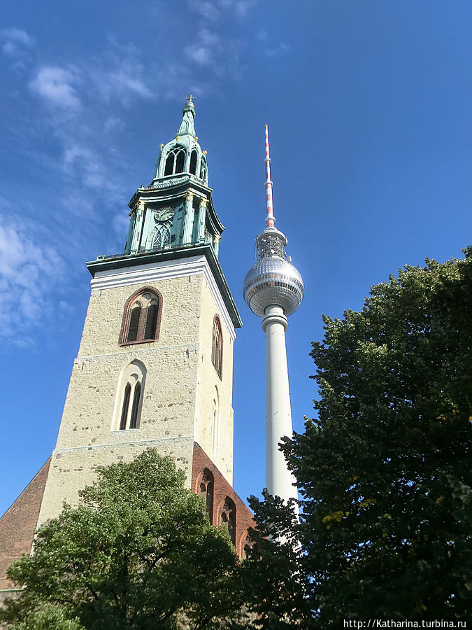 Самая древняя действующая церковь Берлина.Службы проходят в ней с 1292 года!И мы сможем с Вами её посетить! Берлин, Германия