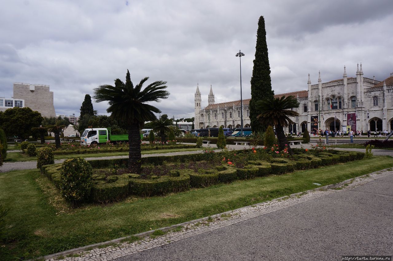 Тайм-аут в саду на площади Империи Лиссабон, Португалия