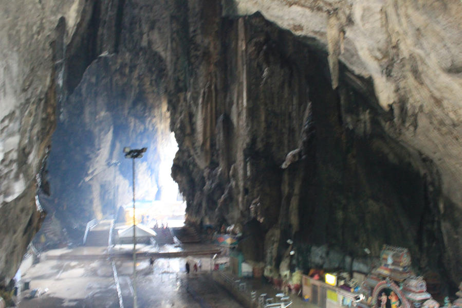 В пещере Куала-Лумпур, Малайзия