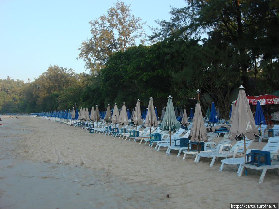 На утреннем пляже Пхукет, Таиланд