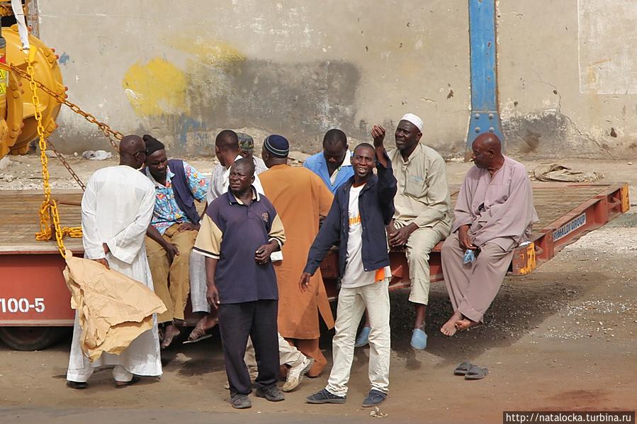 Барк Седов. Как встречают корабли... Дакар, Сенегал Барк Седов. Как встречают корабли... Дакар, Сенегал