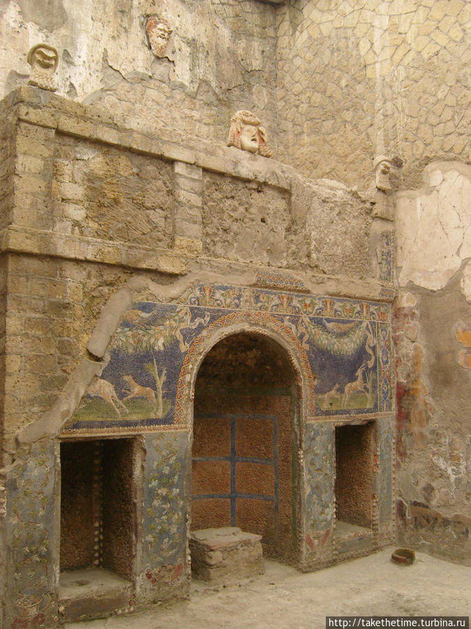 Дом Нептуна и Амфитриты, названный так из-за найденной там мозаики Эрколано, Италия