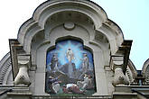 Преображенская церковь в Баден-Бадене. Мозаичная икона Преображения Господня над входом, выполненная венецианским художником А. Сальвиати по рисункам князя Г. Г. Гагарина.