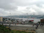 Вид на Золотой Рог (въезд на мост в день его открытия год назад во время массовых гуляний по мосту)