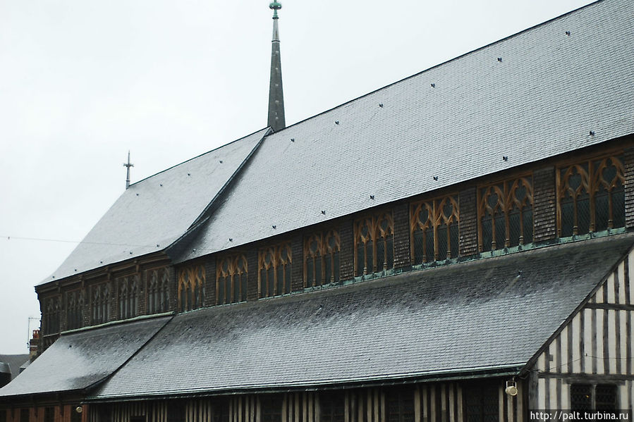 Церковь Святой Екатерины. Это самая большая во Франции церковь, сделанная из дерева Онфлёр, Франция
