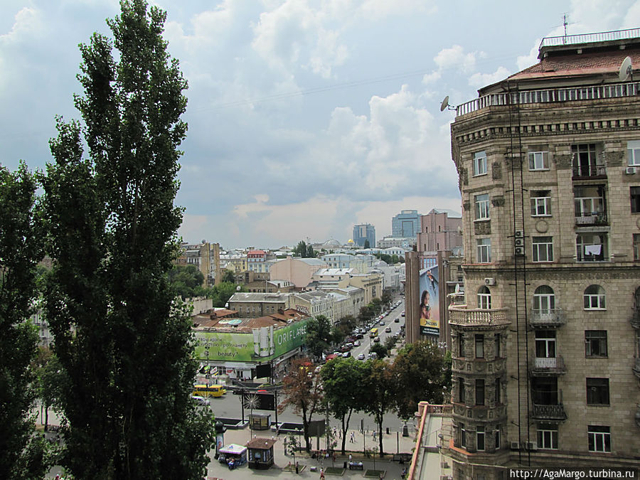 вид с балкона нашей квартирки на Хрещатике Киев, Украина