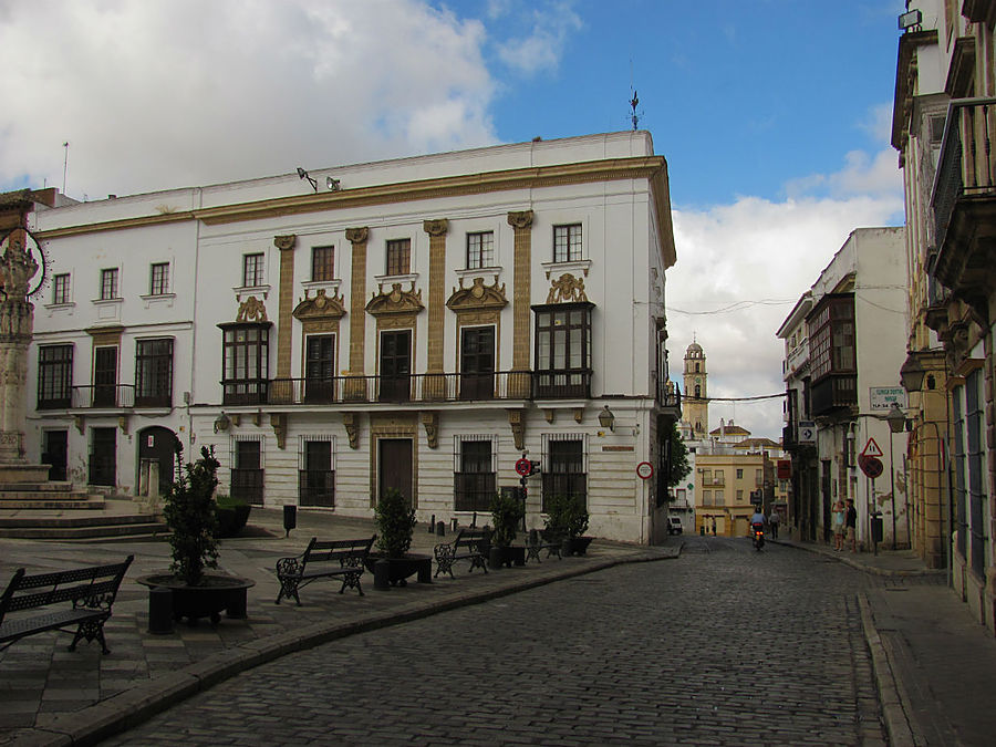 Впереди ещё одна площадь... Впереди ещё одна площадь...