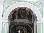 Росписи под аркой в Святых вратах