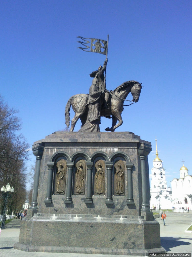 Памятник князю Владимиру 