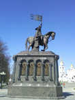 Памятник князю Владимиру и святителю Феодору