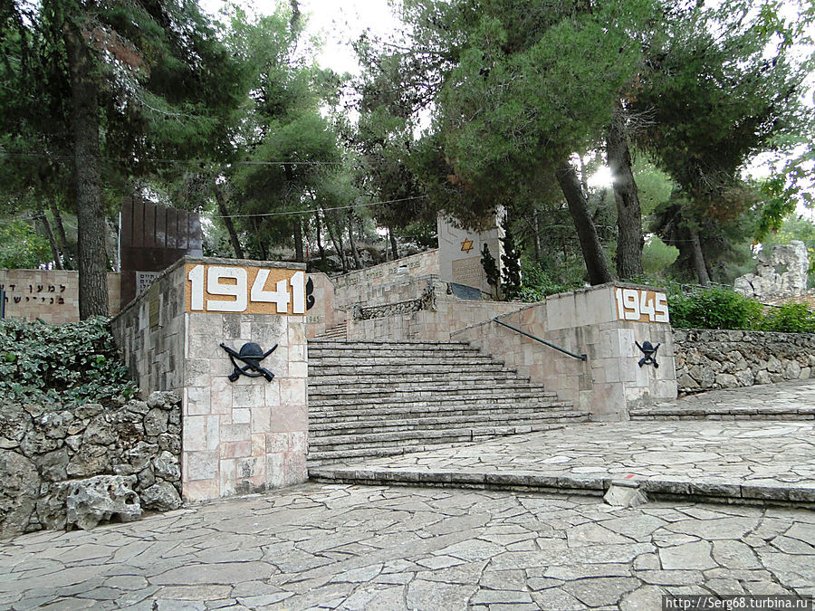 Памятник погибшим в Великой Отечественной войне в мемориальном комплексе Маунтин Херцль Иерусалим, Израиль