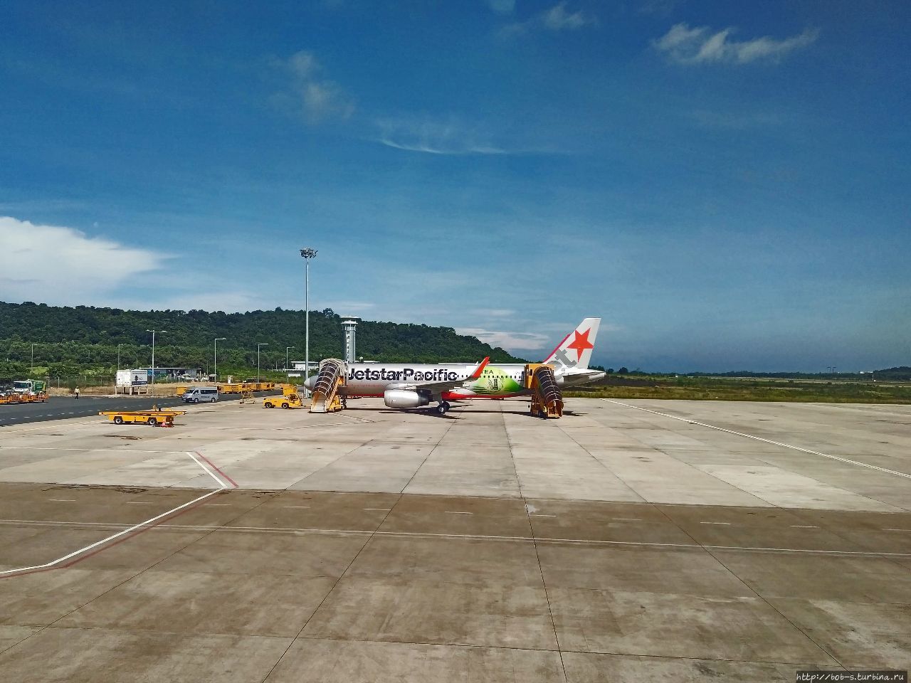 Аэропорт Дуонг Донг.  Фукуок встретил солнечно. Чего не скажу о дальнейшем.... Дуонг-Донг, Вьетнам