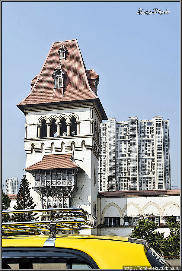 То там, то здесь мелькают башни...
* То там, то здесь мелькают башни...
*