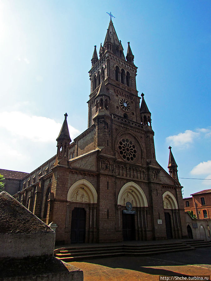 Cathédrale Notre-Dame-de-la-Salette