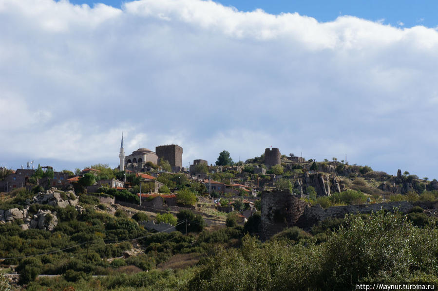 Вид   на   руины   города. Бехрамкале (Ассос) античный город, Турция