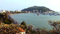Морской залив в центре Вунг Тау