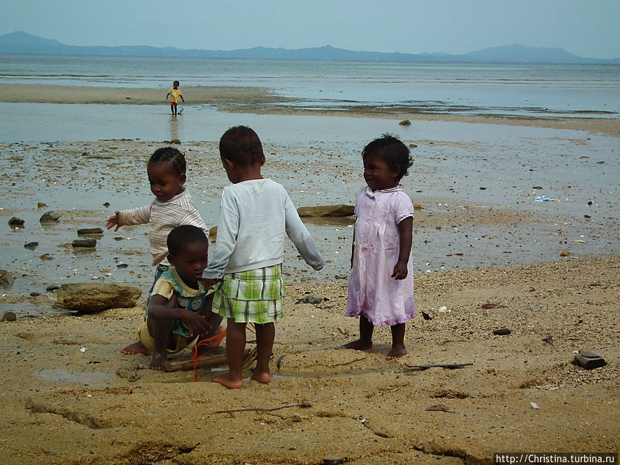 Ловите улыбки Нуси Комба, Мадагаскар Ловите улыбки Нуси Комба, Мадагаскар