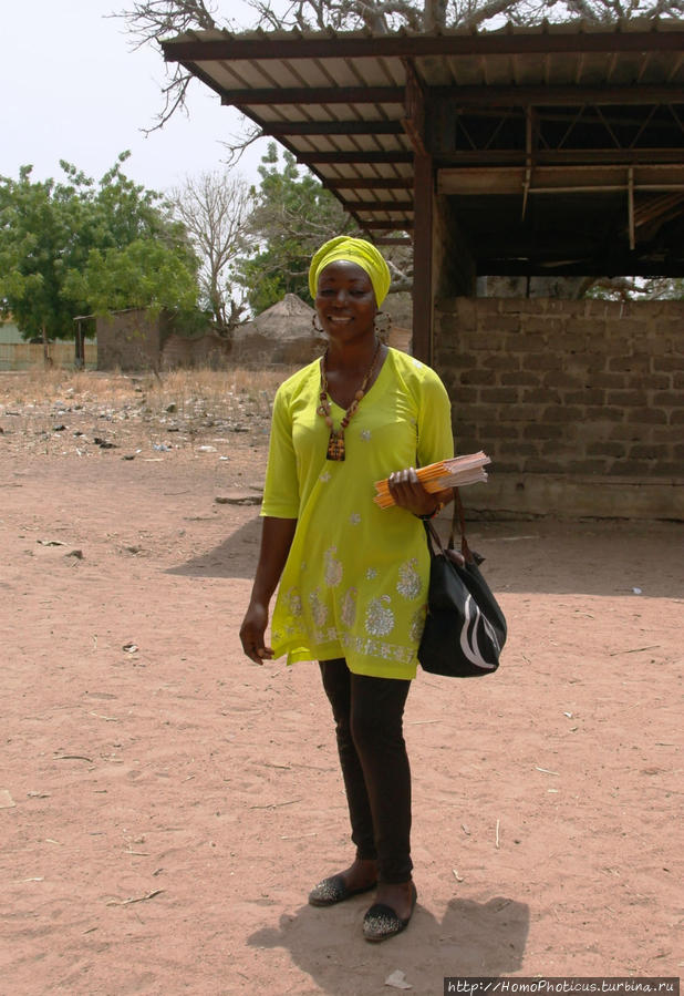 Учительница младших классов Тчамба, Камерун