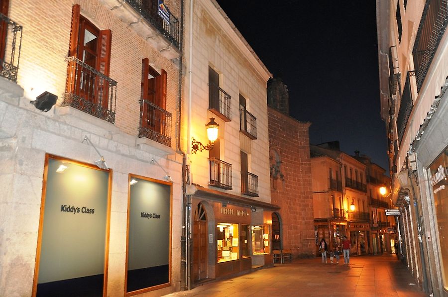 По ночной Авиле Авила, Испания По ночной Авиле Авила, Испания