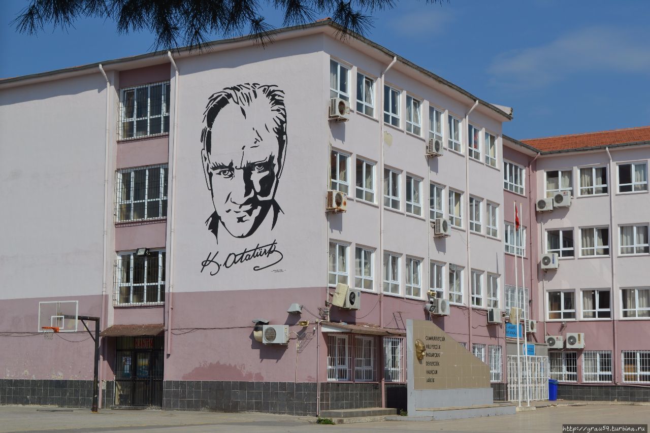Ататюрк и сейчас живее всех живых Мармарис, Турция