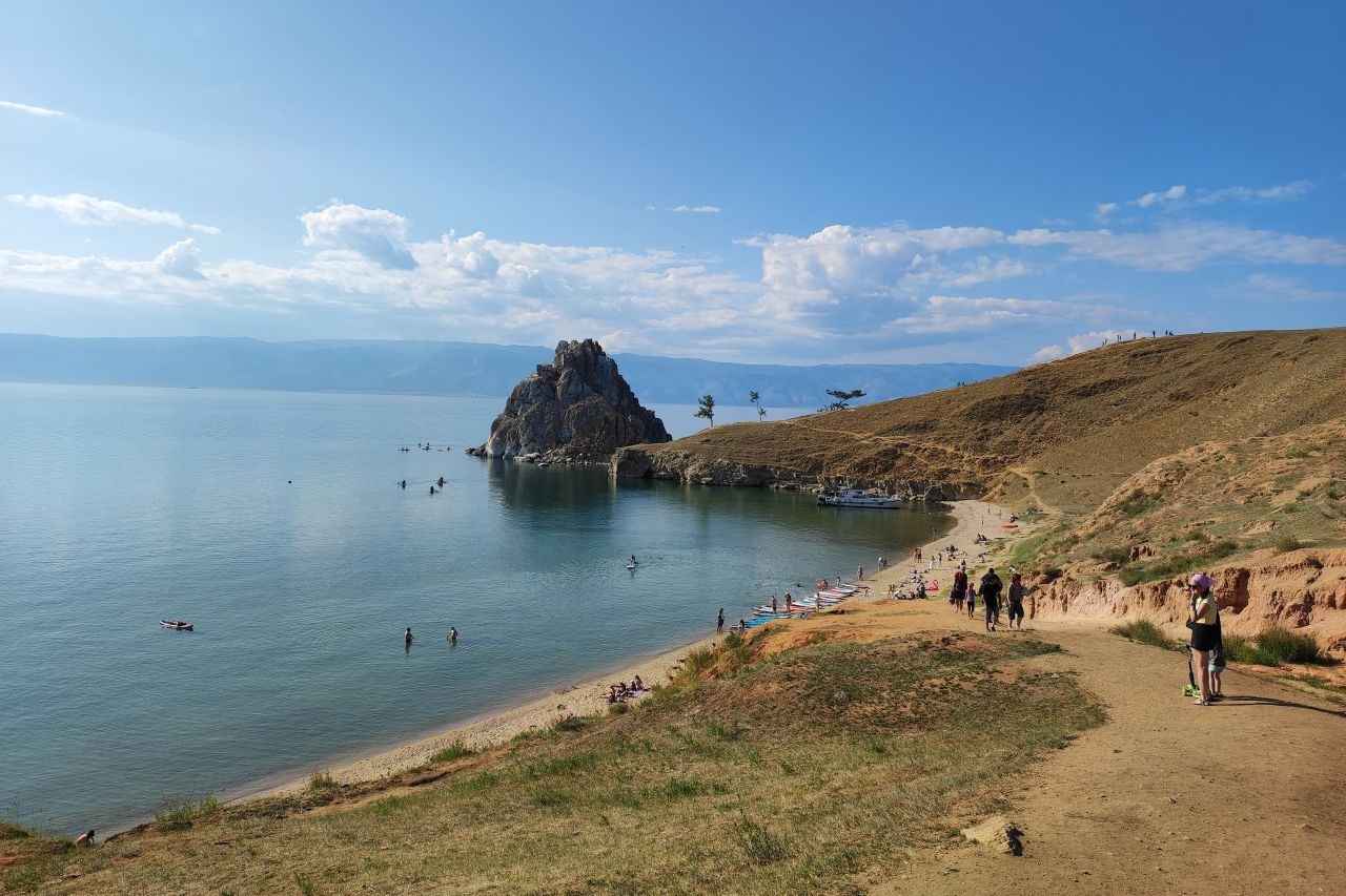 7. Поселок Хужир, пляж у мыса Бурхан. озеро Байкал, Россия