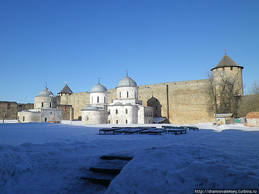 Два храма Ивангородской крепости Ивангород, Россия