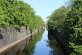 Воды в Кронштаде много. Очень живописны каналы. Их тоже не один и не два, и практически каждый — хоть картину пиши!
