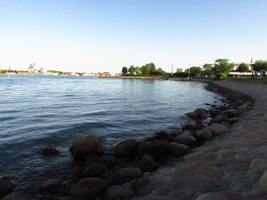 Тот самый берег, на котором сидит Русалочка Копенгаген, Дания