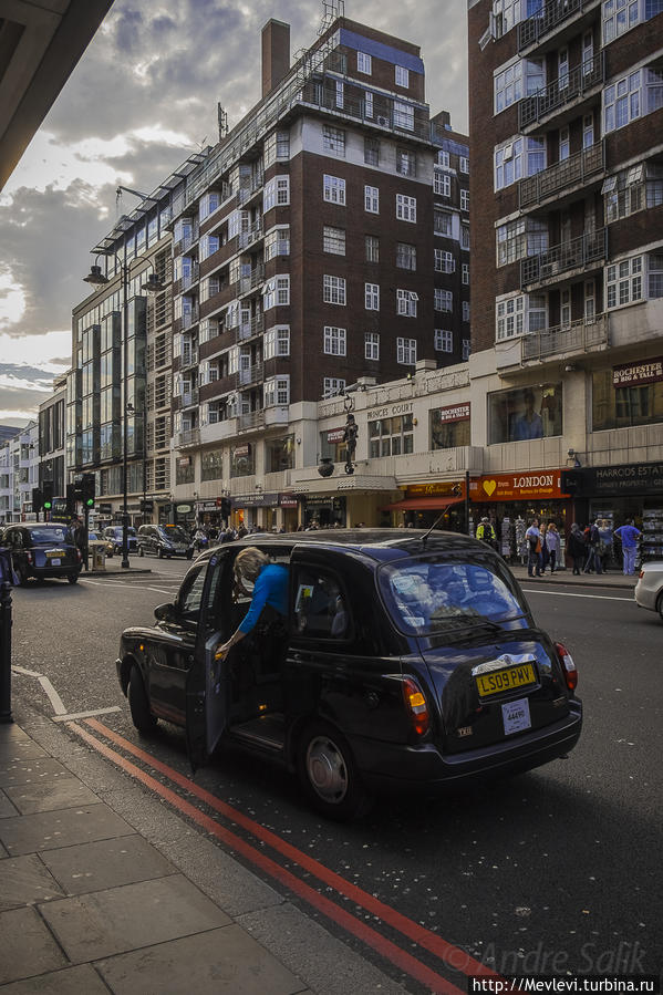 Автомобили для гонок вокруг кафе Лондон, Великобритания