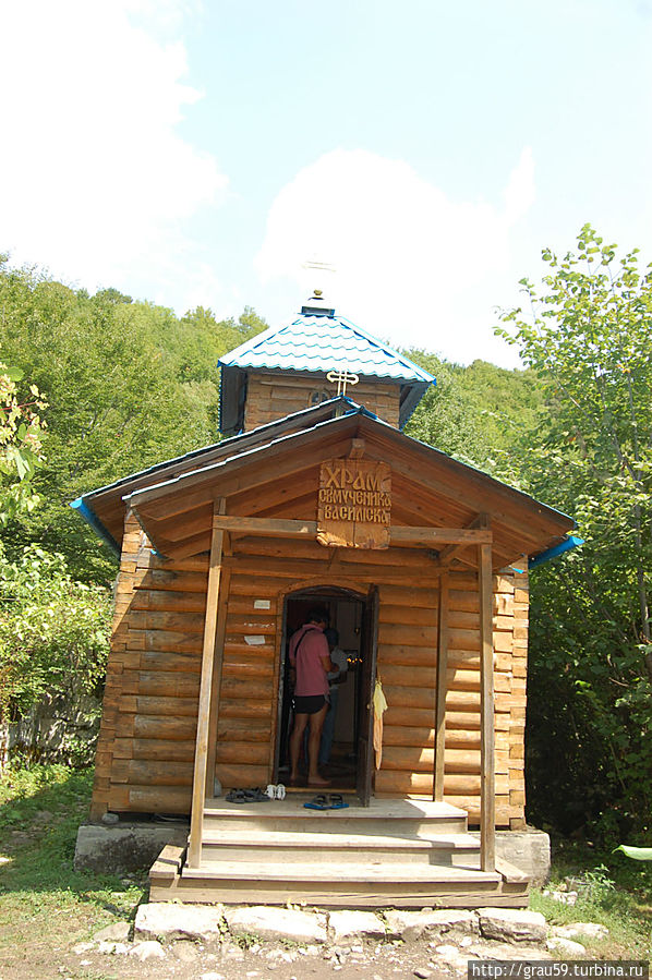 Храм святого мученика Василиска Команы, Абхазия