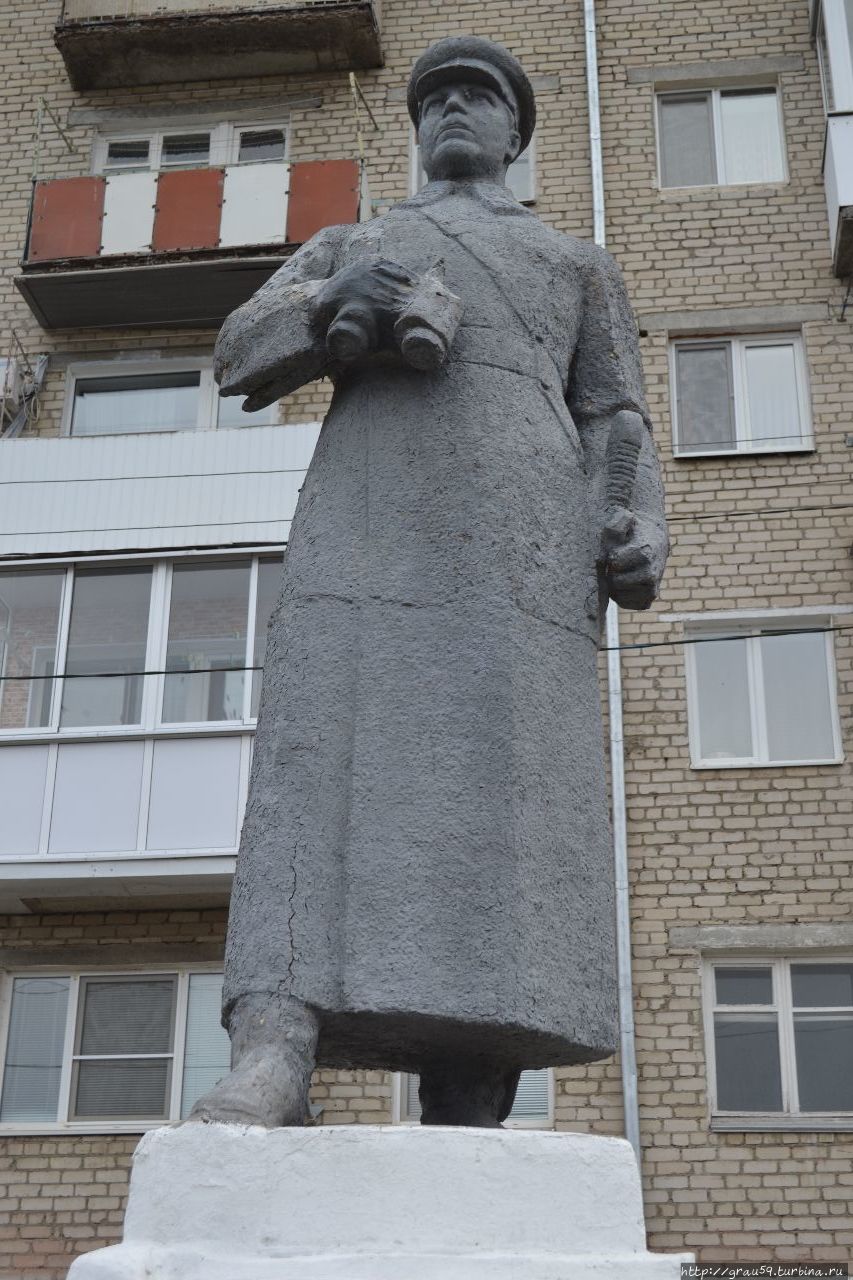Памятник К. Е. Ворошилову Вольск, Россия