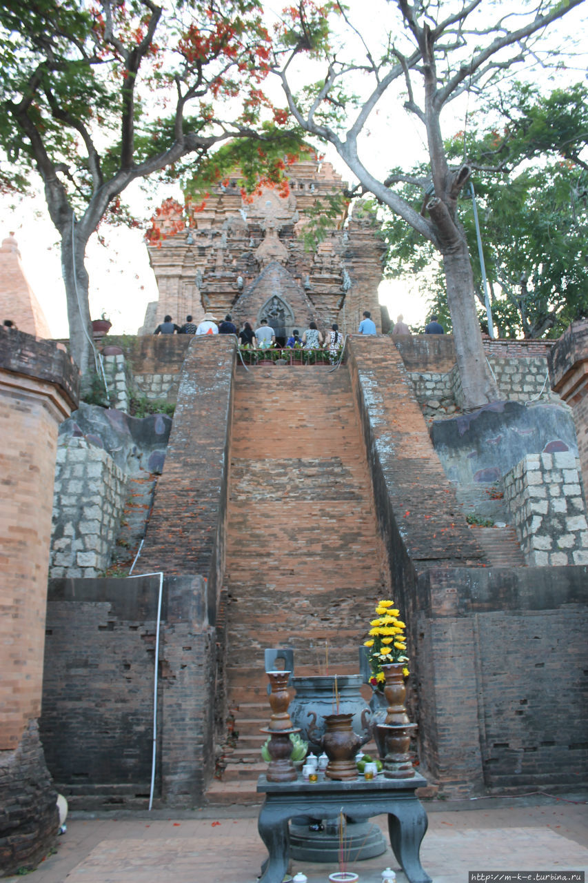 Чамские башни. Самый старый объект на территории Нячанга Нячанг, Вьетнам
