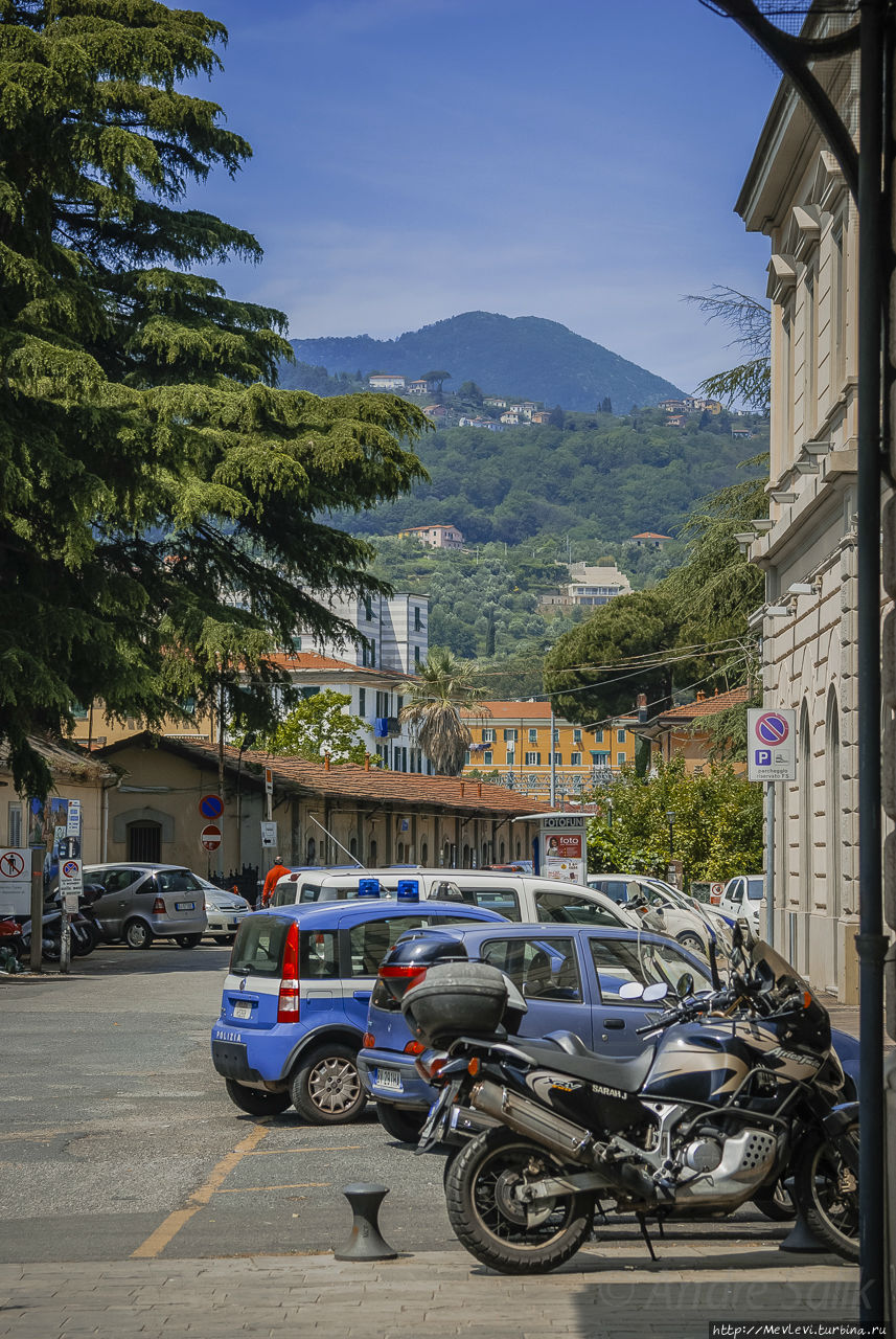 Романтичное местечко Монтероссо-аль-Маре, Италия