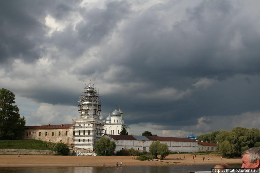 Мужской монастырь. Великий Новгород, Россия