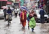 На улицах Катманду идет дождь