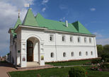 Настоятельские палаты (XVII век) — памятник архитектуры.
