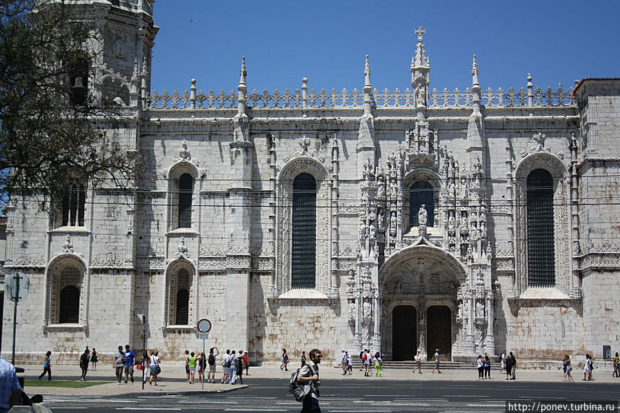 Главный вход в монастырь Лиссабон, Португалия