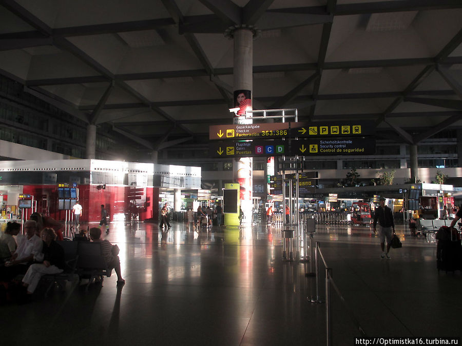 Аэропорт Малаги и как из него добраться до нужного курорта Малага, Испания